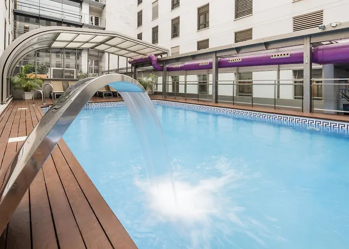 Hotel cerca del aeropuerto: Ilunion Málaga