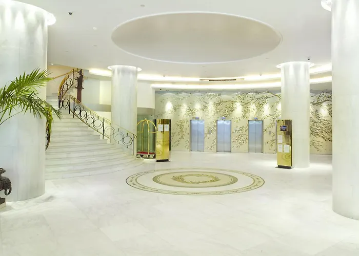 Resort: Titania Hotel