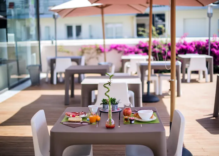 Hotel con piscina: Comfort Aparthotel Antibes Le Maestria