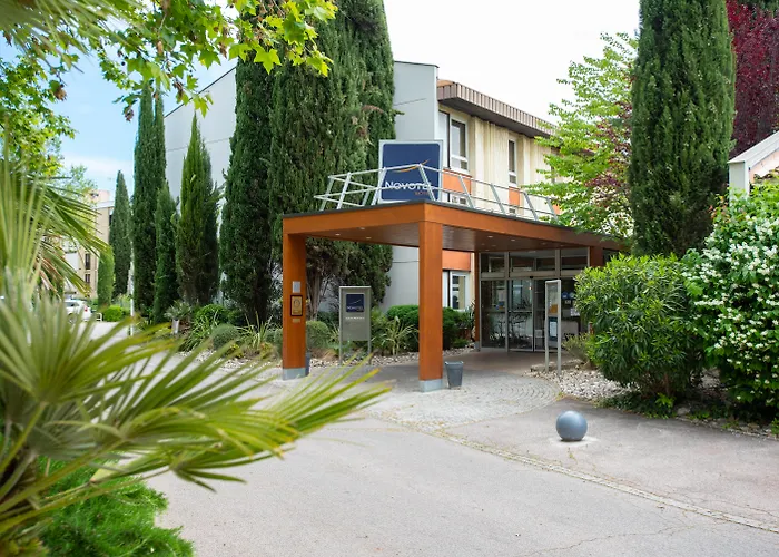 Pet Friendly hotel: Mercure Aix En Provence Beaumanoir