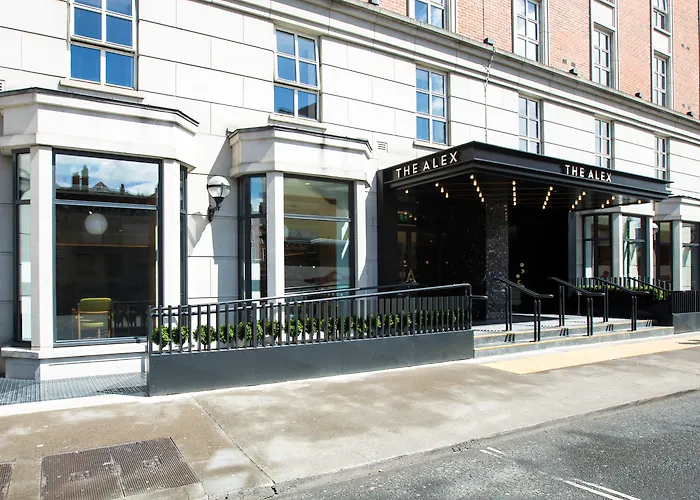 5 star hotel: The Alex