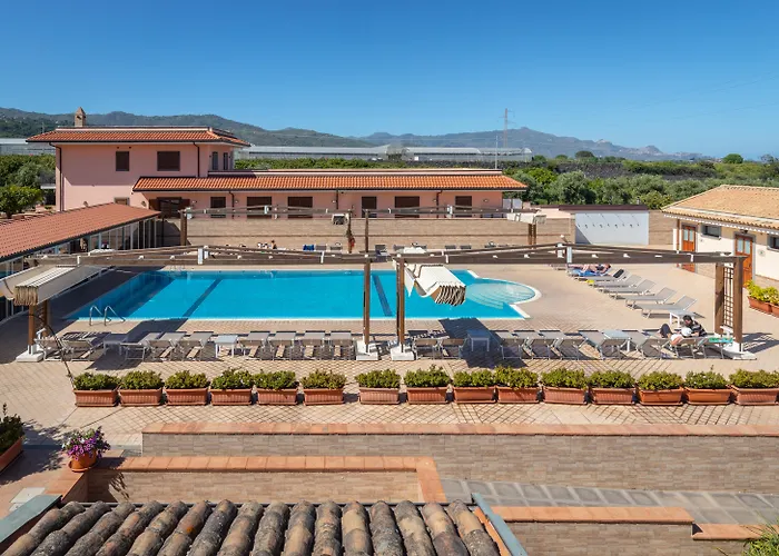 Hotel con piscina: La Terra Dei Sogni Country Hotel