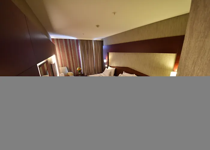 Hôtel avec piscine: Taksim Gonen Hotel