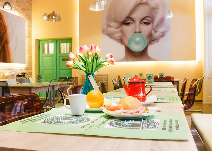 Family Hotel: Full Moon Budapest