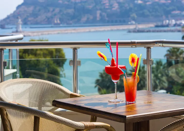 Kurhotel: Bueyuek Hotel (Adults Only)