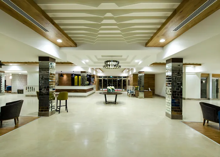 4-Sterne-Hotel: Grand Park Lara Hotel