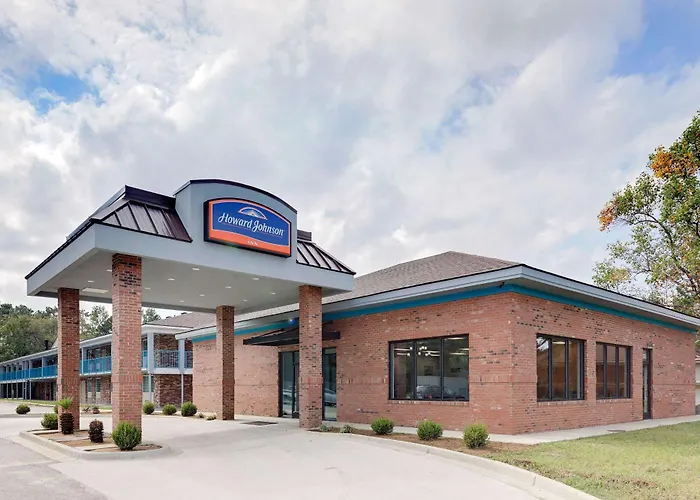 Howard Johnson By Wyndham