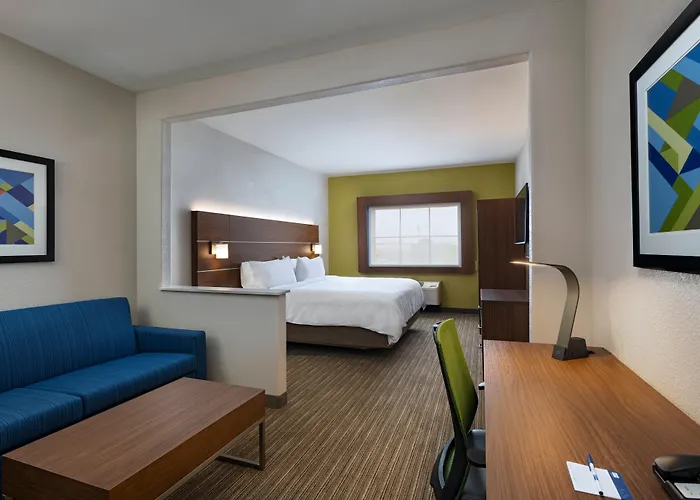 Holiday Inn Express & Suites