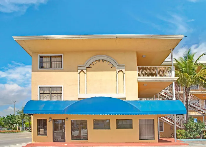 Beach hotel: Travelodge By Wyndham Fort Lauderdale