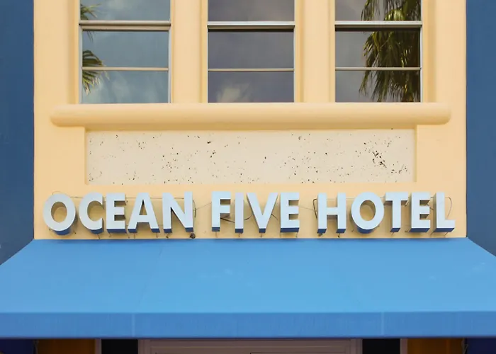 Hot Tub in Room Ocean Five
