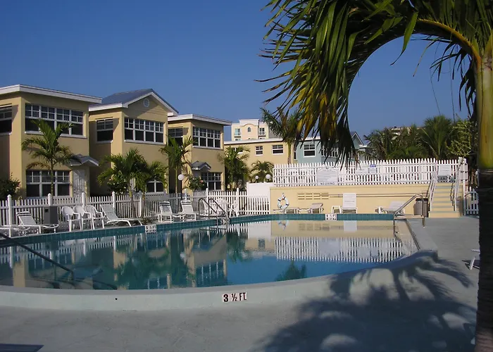 Hotel with Tennis: Barefoot Beach Resort