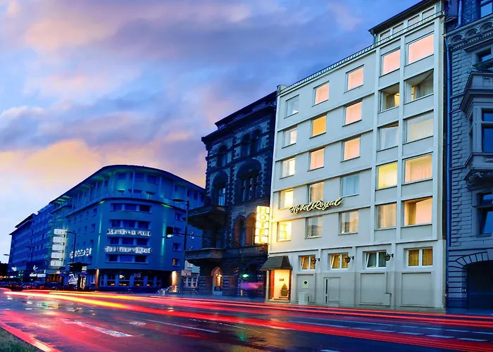 Hôtel: Ina Hotel Royal