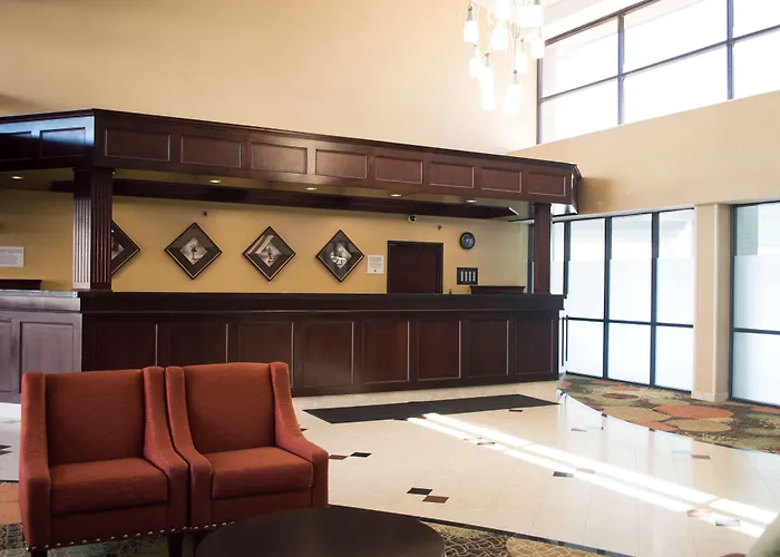 Cheap hotel: Radisson Hotel Detroit-Farmington Hills