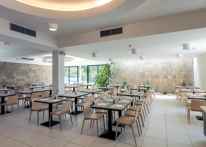 Resort: Bluesun Hotel Neptun