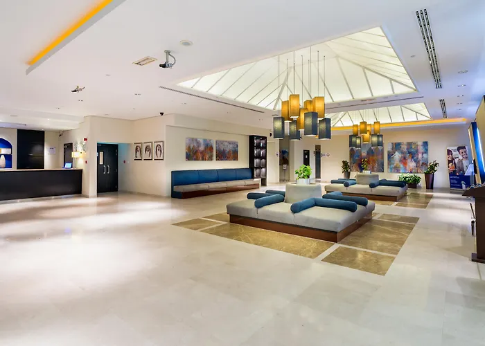 Holiday Inn Express Airport By Ihg