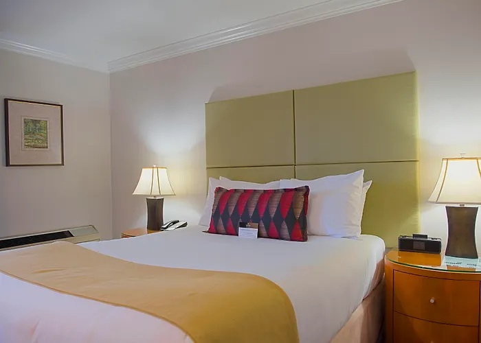 Golf hotel: Executive Suites Hotel & Conference Center, Metro Vancouver