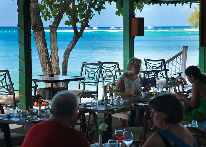 Luxury hotel only: Mango Bay All Inclusive