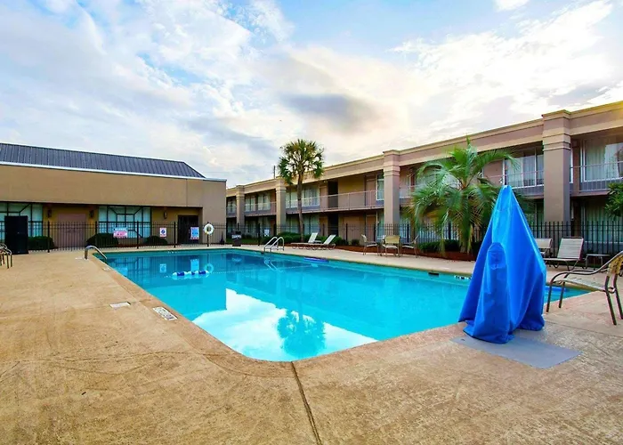 Hotel: Clarion Inn & Suites Dothan South