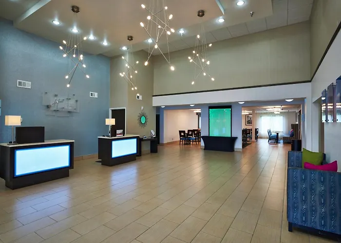 Holiday Inn Express & Suites Birmingham South - By Ihg