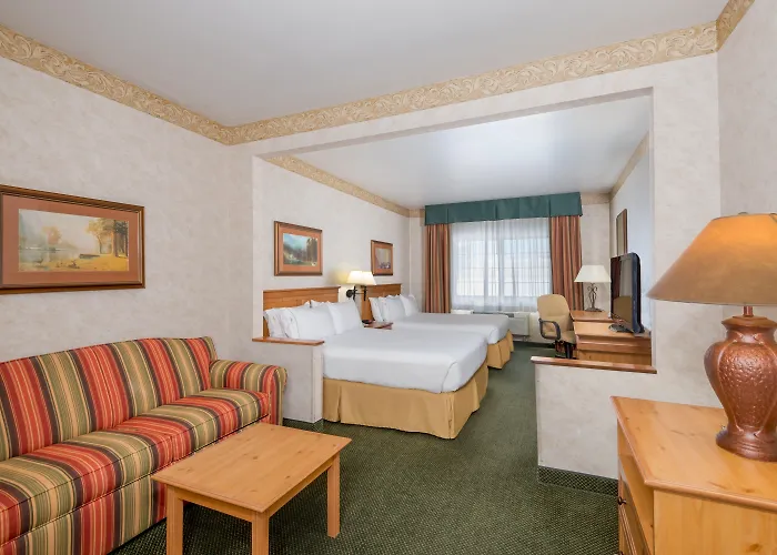 Holiday Inn Express Hotel & Suites Raton By Ihg