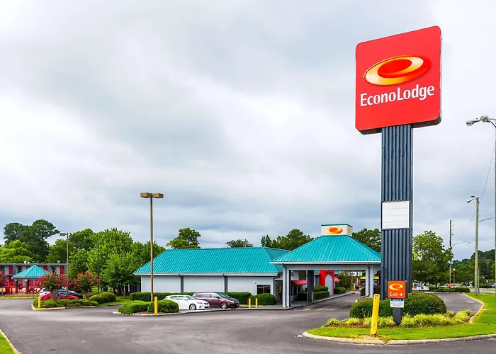 Motel: Econo Lodge - Oxmoor