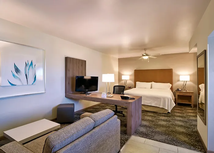 5 star hotels Holiday Inn & Suites Chihuahua Expo By Ihg