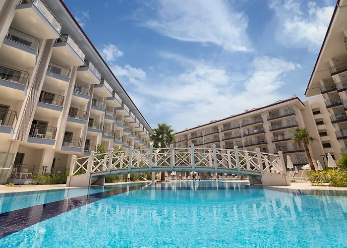 Ping Pong hotel: Ramada Hotel & Suites By Wyndham Kusadasi