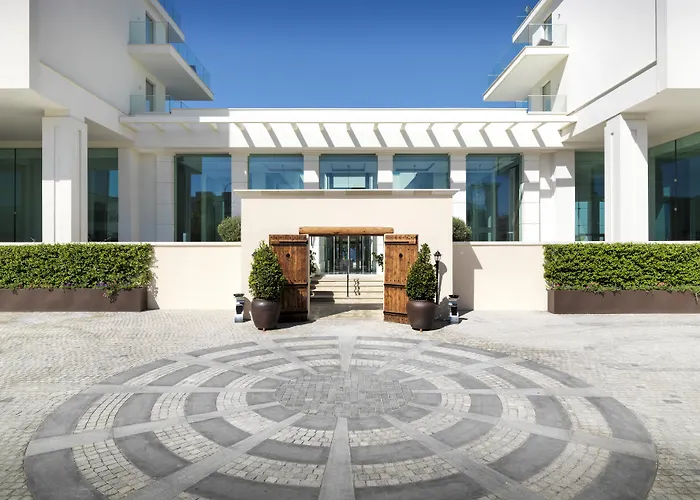 Central hotel: Amavi, Madefortwo Hotels - Paphos (Adults Only)