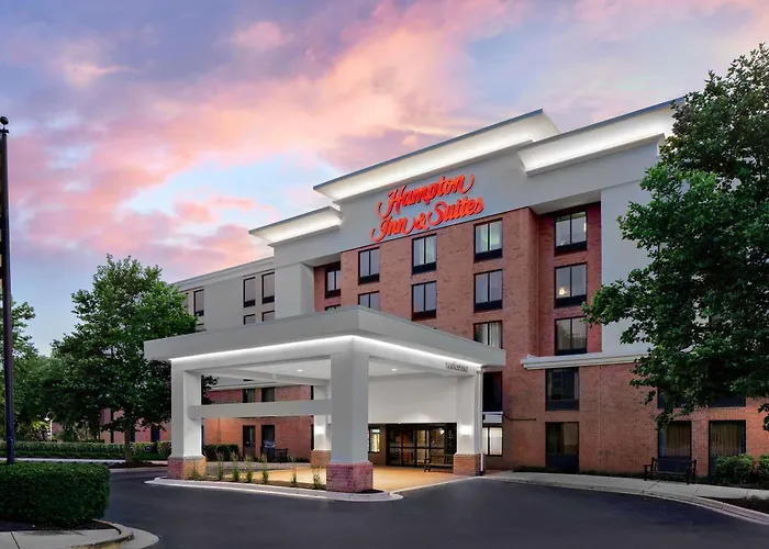 Hotel with pool: Hampton Inn & Suites Annapolis