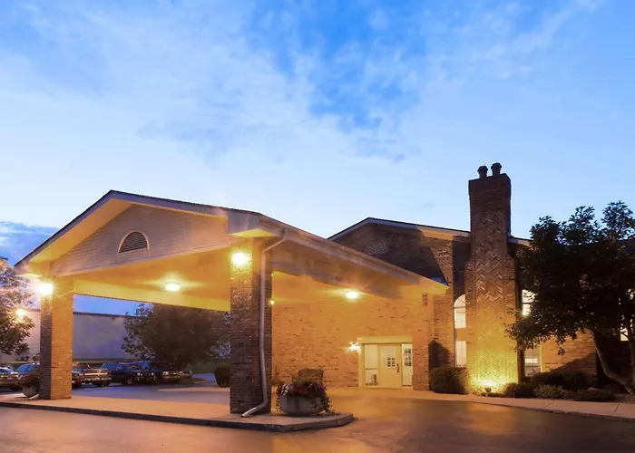 Super 8 By Wyndham Greenfield