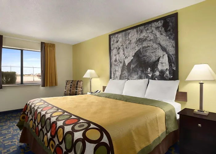 Super 8 By Wyndham Carlsbad