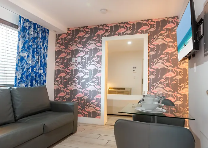 Cheap hotels Waterside And Suites