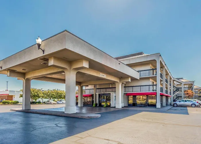 Family Hotel: Clarion Pointe Huntsville Research Park