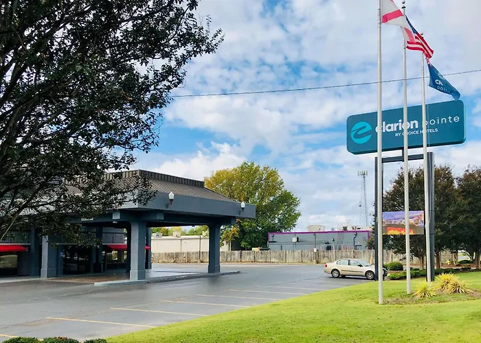 Family Hotel: Clarion Pointe Huntsville Research Park