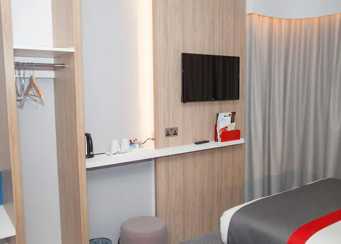 Dog friendly hotels Holiday Inn Express Cardiff Bay By Ihg