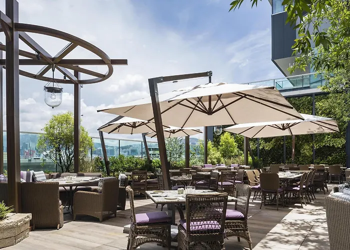 5 star hotel: Hyatt Centric Victoria Harbour