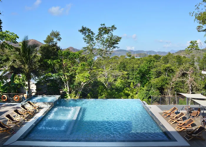 Pet Friendly hotel: The Funny Lion - Coron