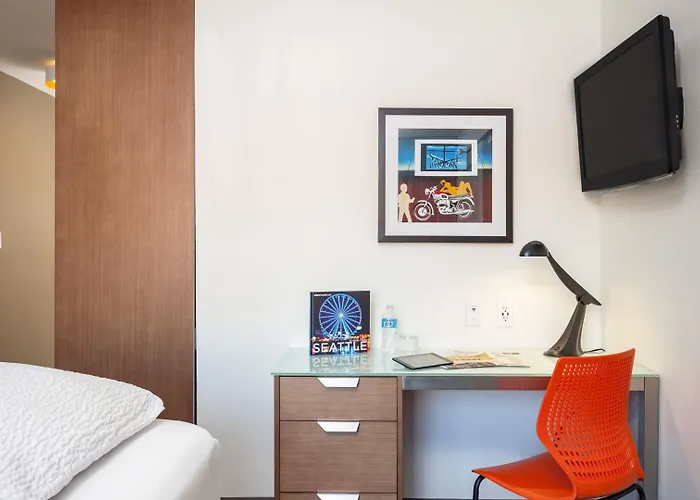 Staypineapple, University Inn, University District Seattle