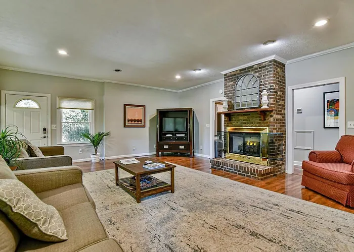 South Asheville Home With Hot Tub Just 11 Miles To Downtown