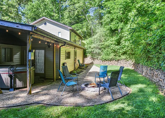 South Asheville Home With Hot Tub Just 11 Miles To Downtown