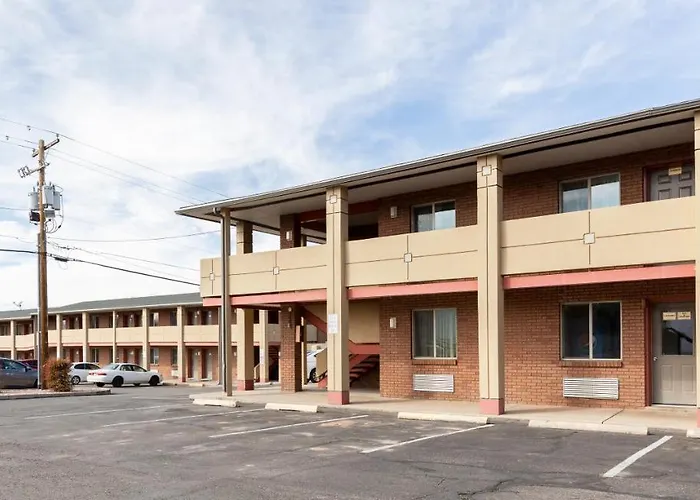 Hotel: Cedar Valley Inn