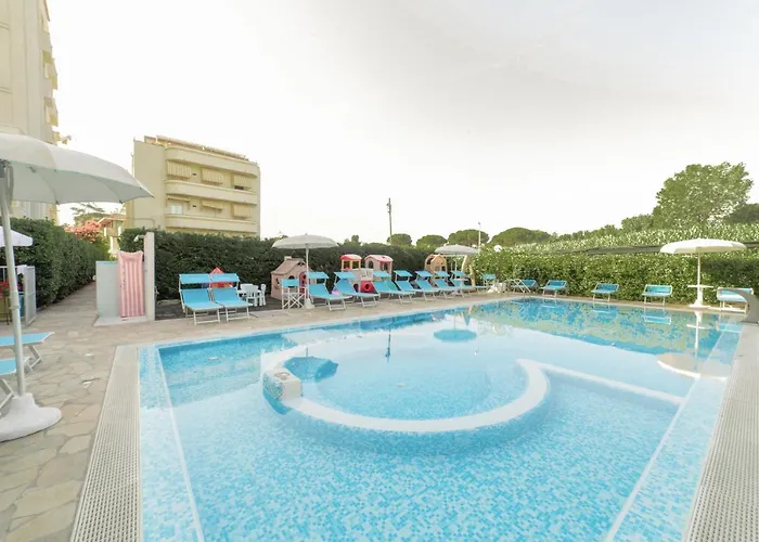 Hotel Con Piscina Residence Promenade