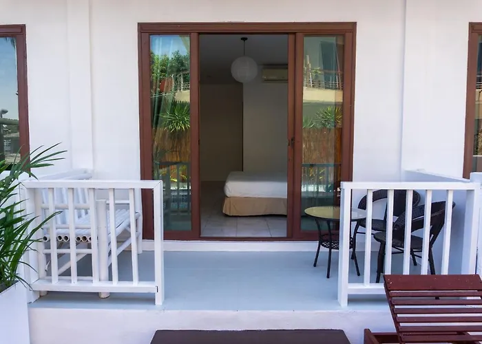 Isla Tortuga Diving & Hostel