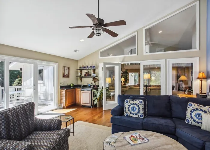 Bungalow rentals 10 Sea Lane
