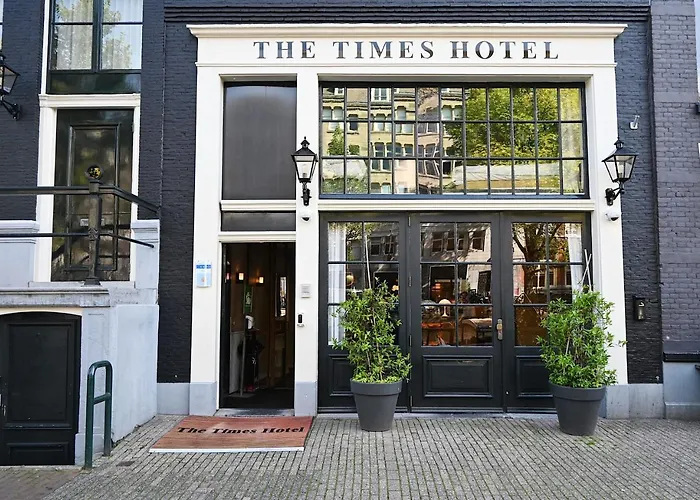 Family Hotel: The Times Hotel