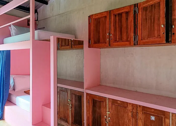 The Hostels Lexias And Workspace - El Nido
