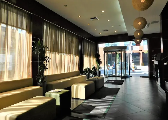 Pet Friendly hotel: Wyndham Garden Long Island City