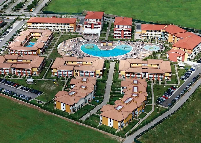 Casa vacanza: Pini Village Lido Altanea