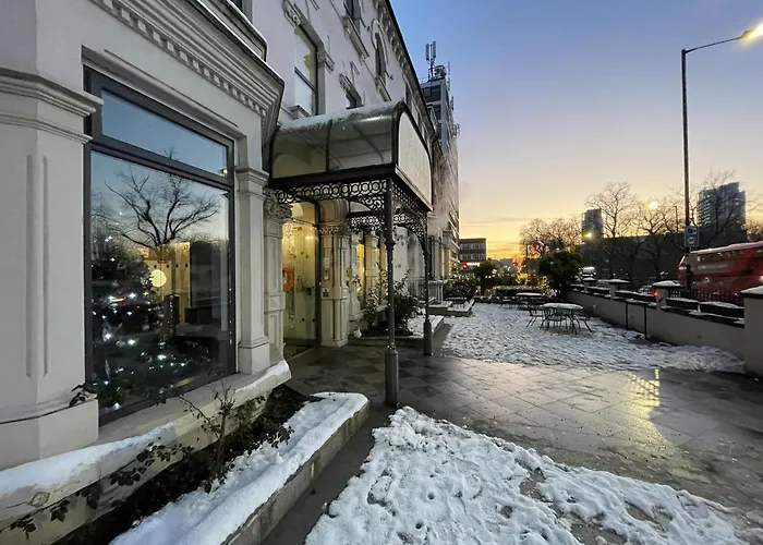 Pembury Hotel At Finsbury Park