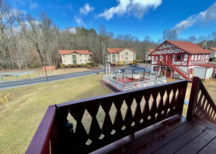 Central hotel: Alpine Village Inn